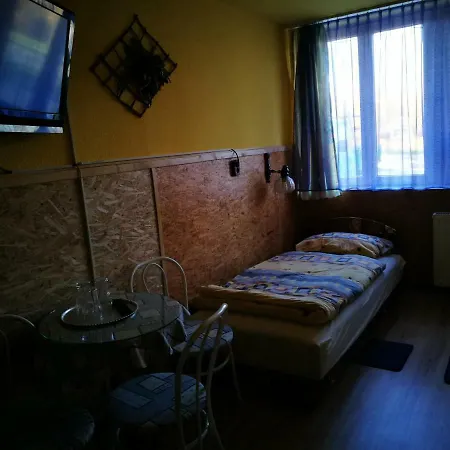 Paterdombi Vendeghaz Gasthof *